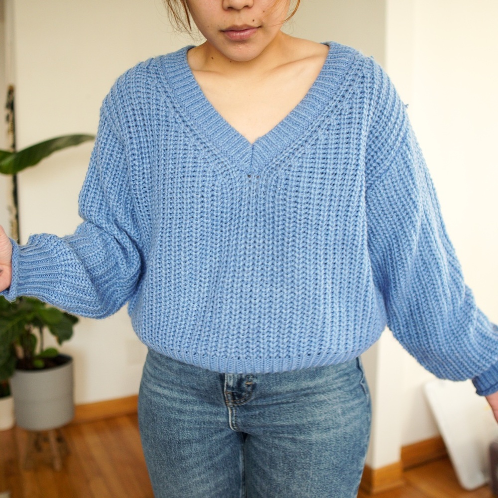 H&M Ribbed V-Neck Sweater - Picture 2 of 5